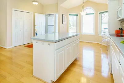 9125 Medley Circle, Golden Valley, MN 55427 - Photo 10