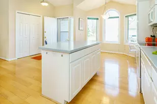 9125 Medley Cir, Golden Valley, MN 55427 - Photo 10