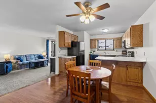 7646 13th St N, Oakdale, MN 55128 - Photo 4