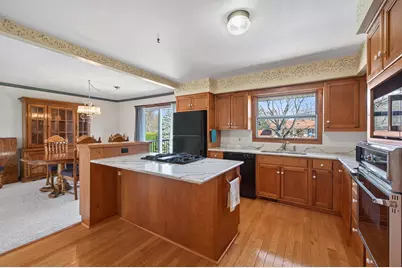 303 Thompson Avenue W, West Saint Paul, MN 55118 - Photo 8