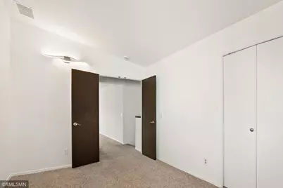 5329 Highpointe Terrace, Bloomington, MN 55437 - Photo 16