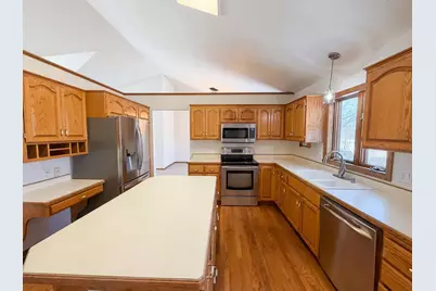 8433 Upland Lane N, Maple Grove, MN 55311 - Photo 2