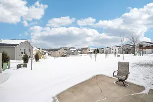 413 Grant Ave SE, Hutchinson, MN 55350 - Photo 36