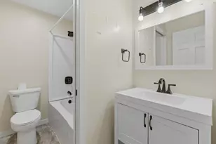 605 Le Hillier St, Mankato, MN 56001 - Photo 14