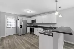 605 Le Hillier St, Mankato, MN 56001 - Photo 6