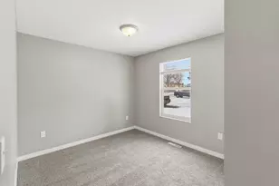 605 Le Hillier St, Mankato, MN 56001 - Photo 12