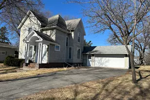 113 2nd St SW, Wadena, MN 56482 - Photo 2