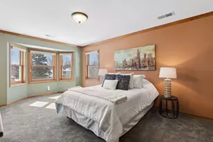 180 Red Oaks Dr, Vadnais Heights, MN 55127 - Photo 24