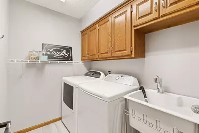 180 Red Oaks Drive, Vadnais Heights, MN 55127 - Photo 22