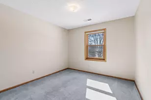 180 Red Oaks Dr, Vadnais Heights, MN 55127 - Photo 40