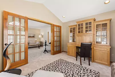 180 Red Oaks Drive, Vadnais Heights, MN 55127 - Photo 18