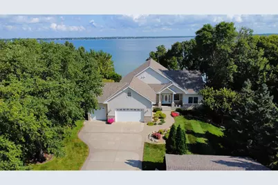 521 E Summit Street, Battle Lake, MN 56515 - Photo 1