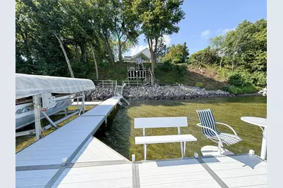 521 E Summit Street, Battle Lake, MN 56515 - Photo 2