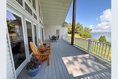 521 E Summit Street, Battle Lake, MN 56515 - Photo 2