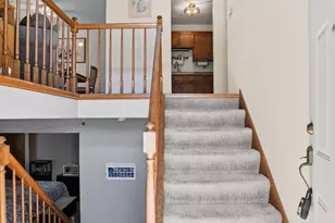 2337 Amberwood Dr, Woodbury, MN 55125 - Photo 2