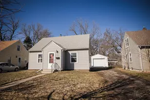 406 W 11th St, Morris, MN 56267 - Photo 1