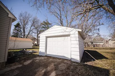 406 W 11th Street, Morris, MN 56267 - Photo 2