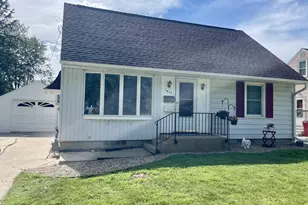 1417 12th Ave NE, Rochester, MN 55906 - Photo 2