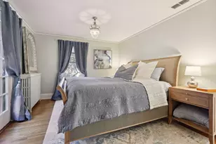 1005 Cedar Lake Rd S, Minneapolis, MN 55405 - Photo 24