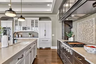 696 Woodland Hill Ct, Medina, MN 55340 - Photo 10