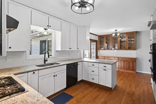 11860 Sunnybrook Rd, Eden Prairie, MN 55347 - Photo 2