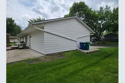 9966 108th Avenue N, Maple Grove, MN 55369 - Photo 4