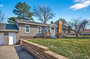 217 Hanley Rd, Golden Valley, MN 55426 - Photo 4