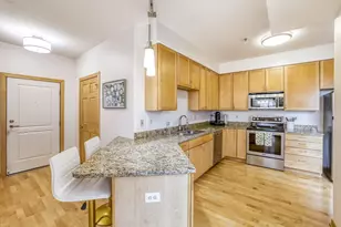 625 Dayton Ave, Saint Paul, MN 55104 - Photo 2