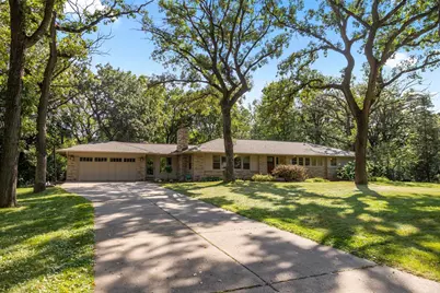 15 Saint Albans Road E, Hopkins, MN 55305 - Photo 2