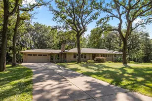 15 St Albans Rd E, Hopkins, MN 55305 - Photo 2