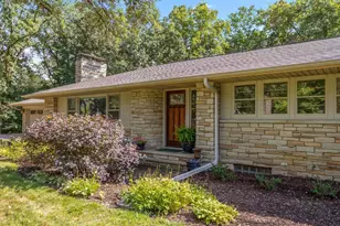 15 St Albans Rd E, Hopkins, MN 55305 - Photo 4