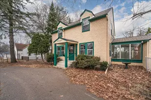 2697 Stillwater Rd E, Maplewood, MN 55119 - Photo 2