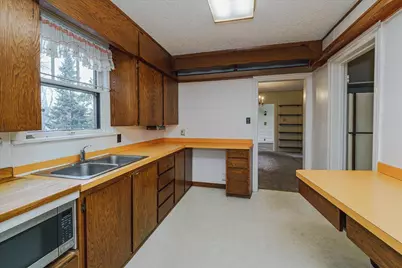 2697 Stillwater Road E, Maplewood, MN 55119 - Photo 10