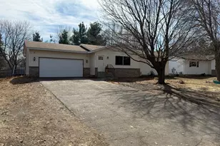 6119 Red Fox Run, North Branch, MN 55056 - Photo 2