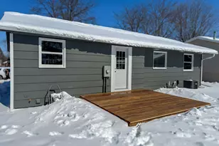 918 18th St SE, Rochester, MN 55904 - Photo 2