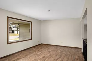 14693 Dory Ct, Apple Valley, MN 55124 - Photo 4