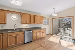 546 98th Ave NE, Blaine, MN 55434 - Photo 8