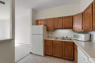 7600 Golden Valley Rd, Golden Valley, MN 55427 - Photo 10