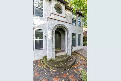 233 Groveland Avenue, Minneapolis, MN 55403 - Photo 2