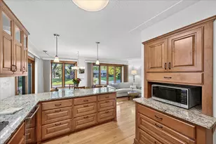 8100 Wynnwood Rd, Golden Valley, MN 55427 - Photo 4