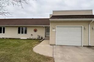 131 Belleville Ct, Thief River Falls, MN 56701 - Photo 1