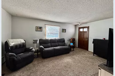622 Saint Paul Avenue S, Thief River Falls, MN 56701 - Photo 12