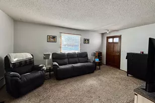 622 St Paul Ave S, Thief River Falls, MN 56701 - Photo 12