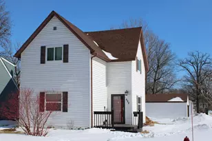 622 St Paul Ave S, Thief River Falls, MN 56701 - Photo 1