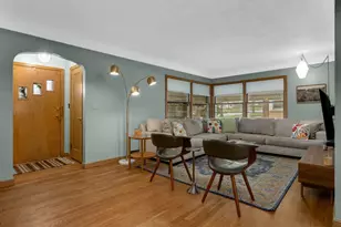 749 Parkview Ave, Saint Paul, MN 55117 - Photo 8