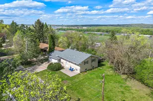 1002 Terrace Ln, South Saint Paul, MN 55075 - Photo 2