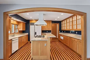 5207 Doncaster Way, Edina, MN 55436 - Photo 2