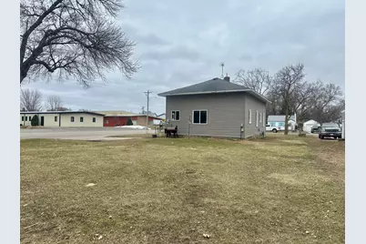 739 E 1st Street, Litchfield, MN 55355 - Photo 4