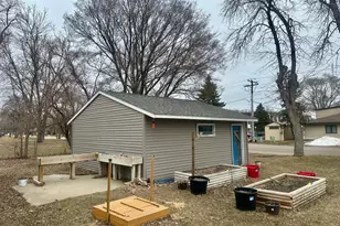 739 E 1st St, Litchfield, MN 55355 - Photo 6