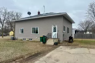 739 E 1st St, Litchfield, MN 55355 - Photo 2